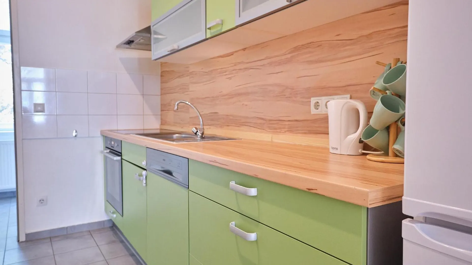 Chic Apartment - Near U3 Metro Vienna 0*,  Austria