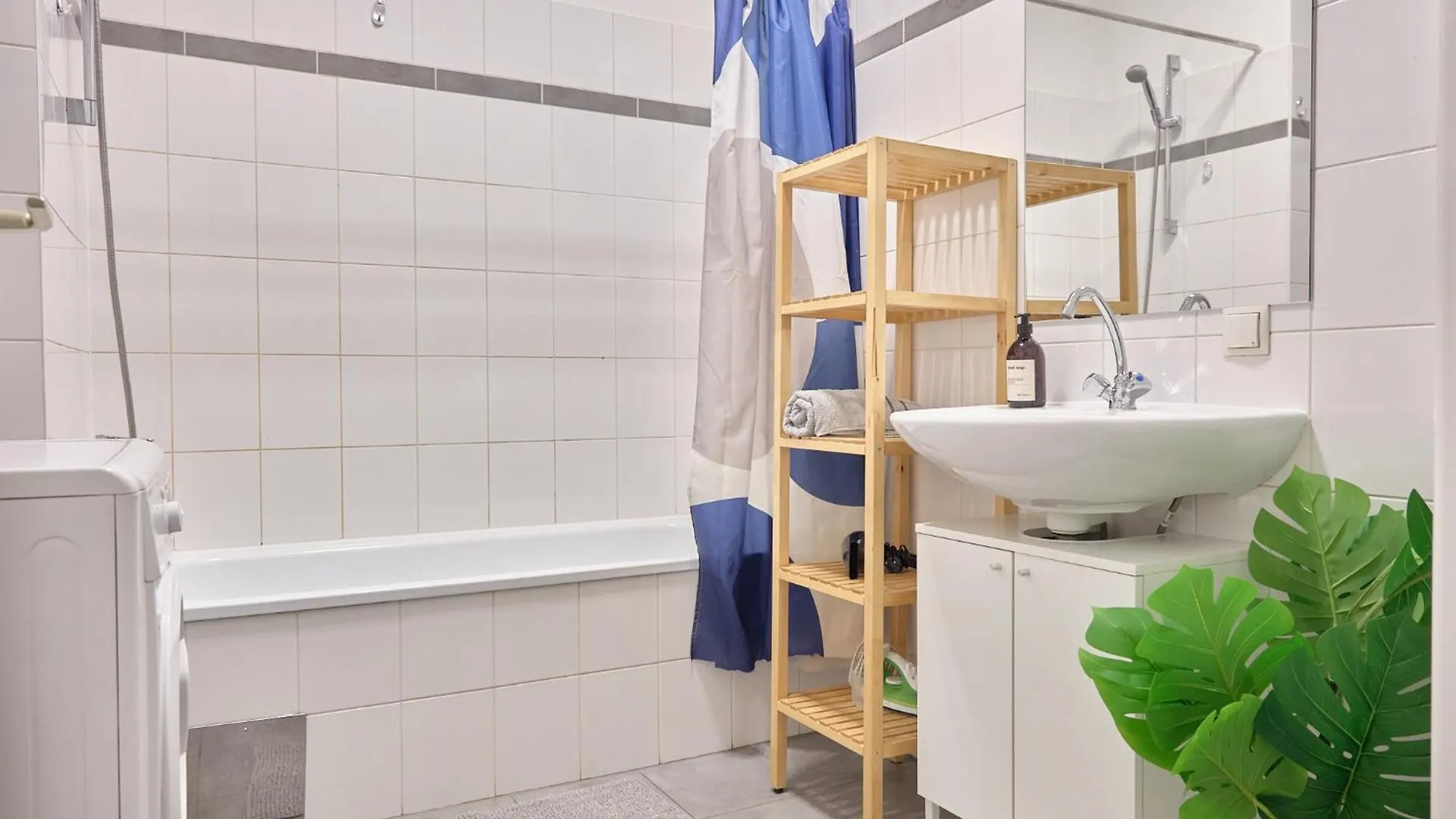 Chic Apartment - Near U3 Metro Vienna
