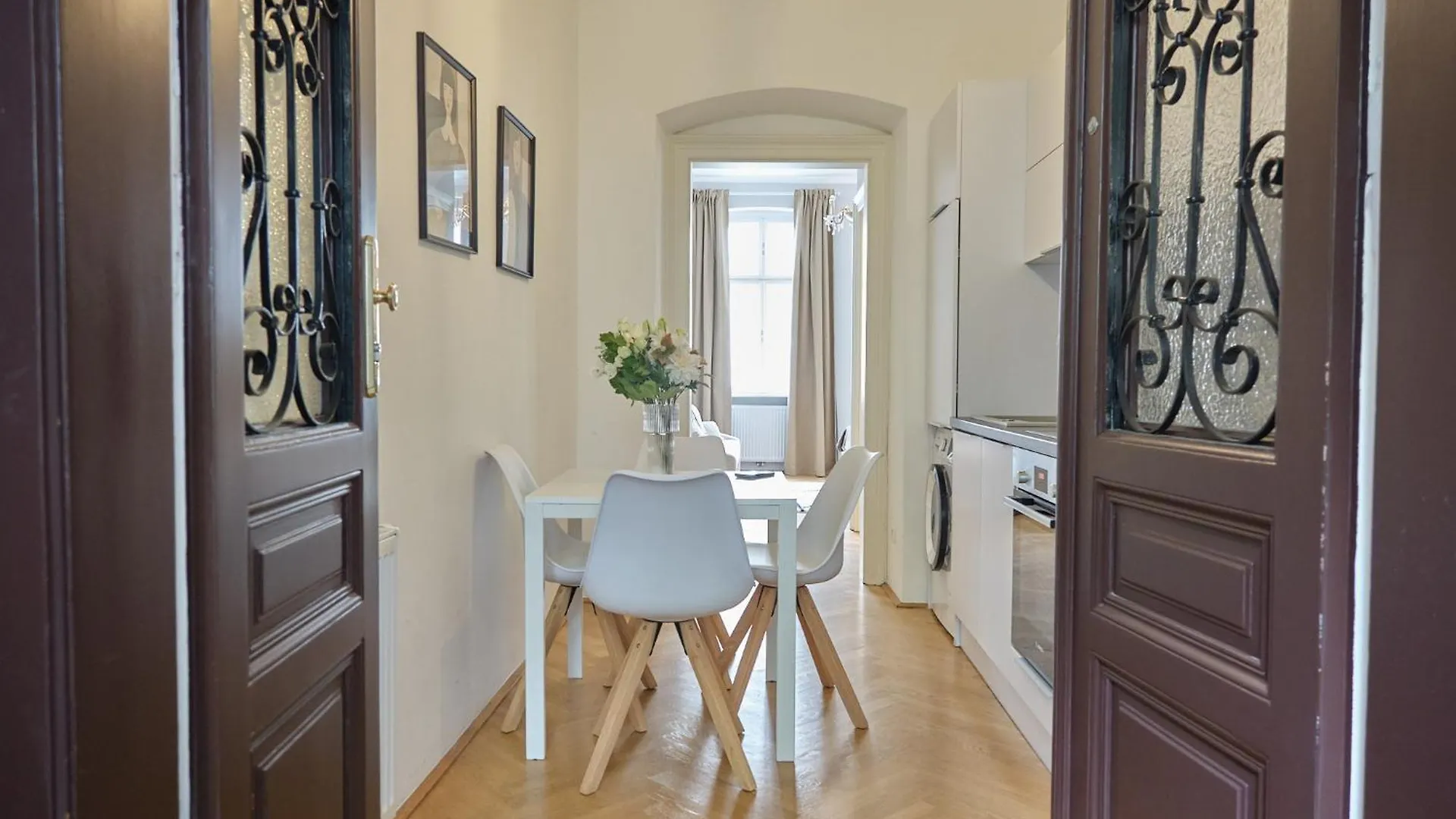 Chic Apartment - Near U3 Metro Vienna 0*,