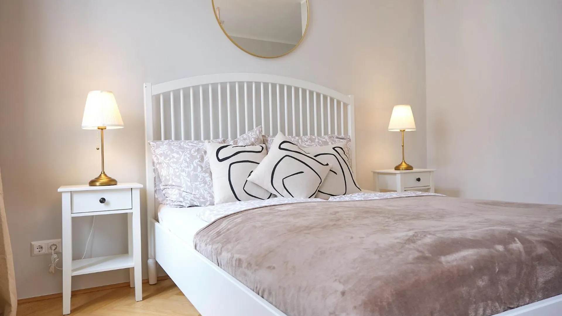 Chic Apartment - Near U3 Metro Vienna 0*,  Austria