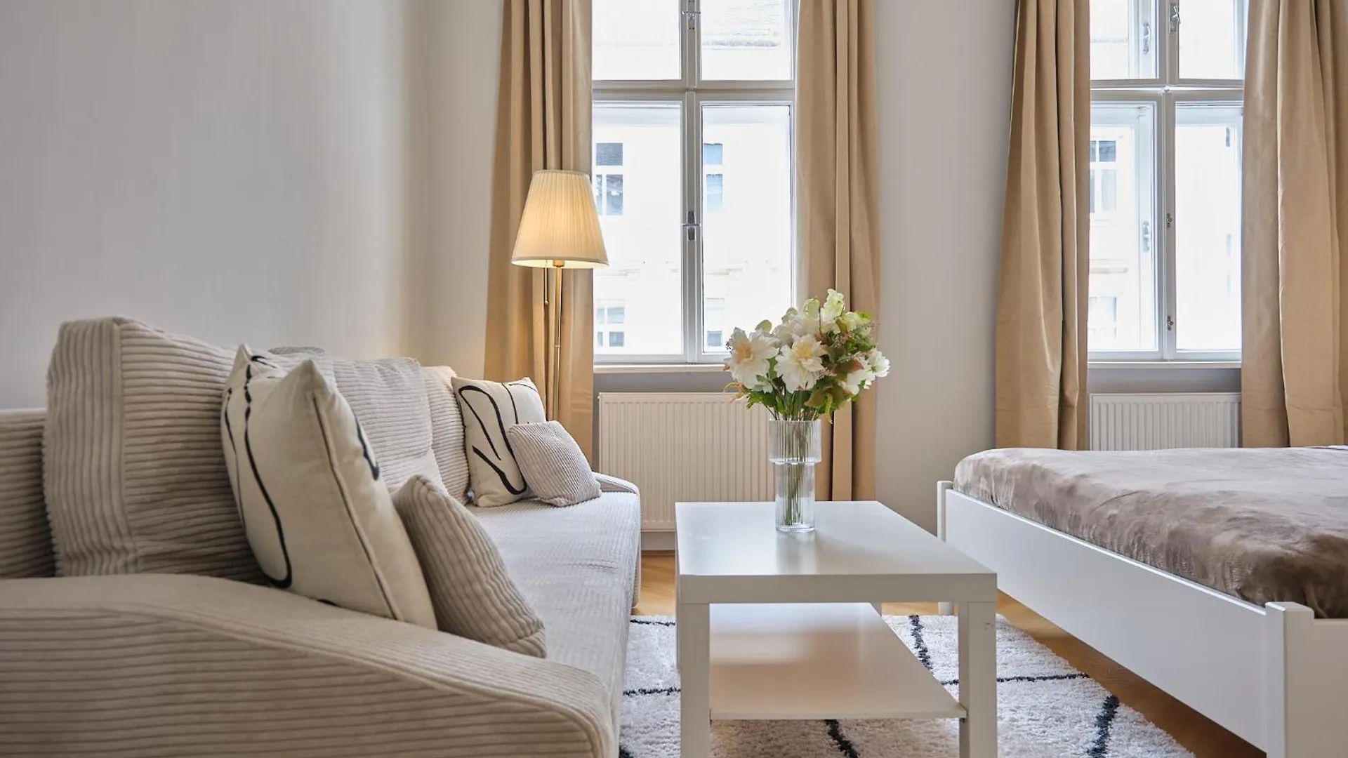 Chic Apartment - Near U3 Metro Vienna