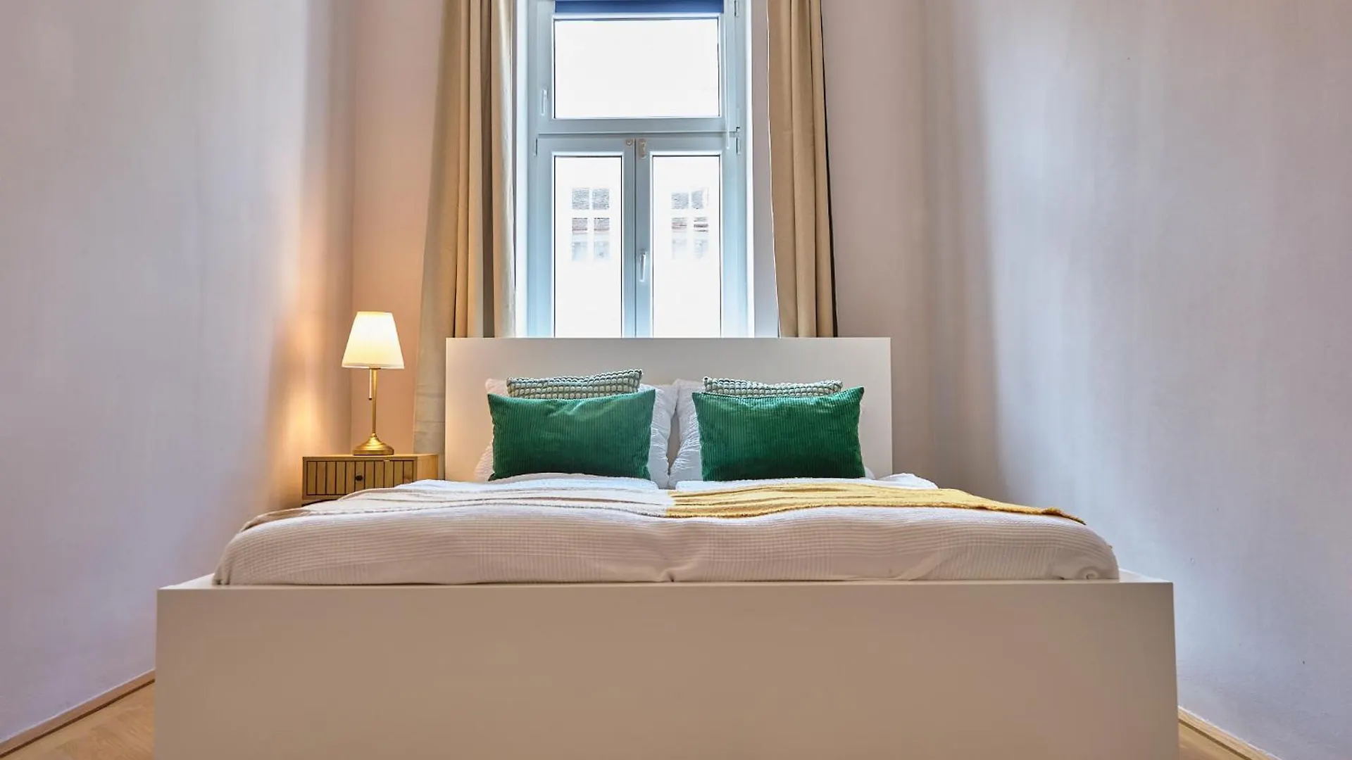 Chic Apartment - Near U3 Metro Vienna