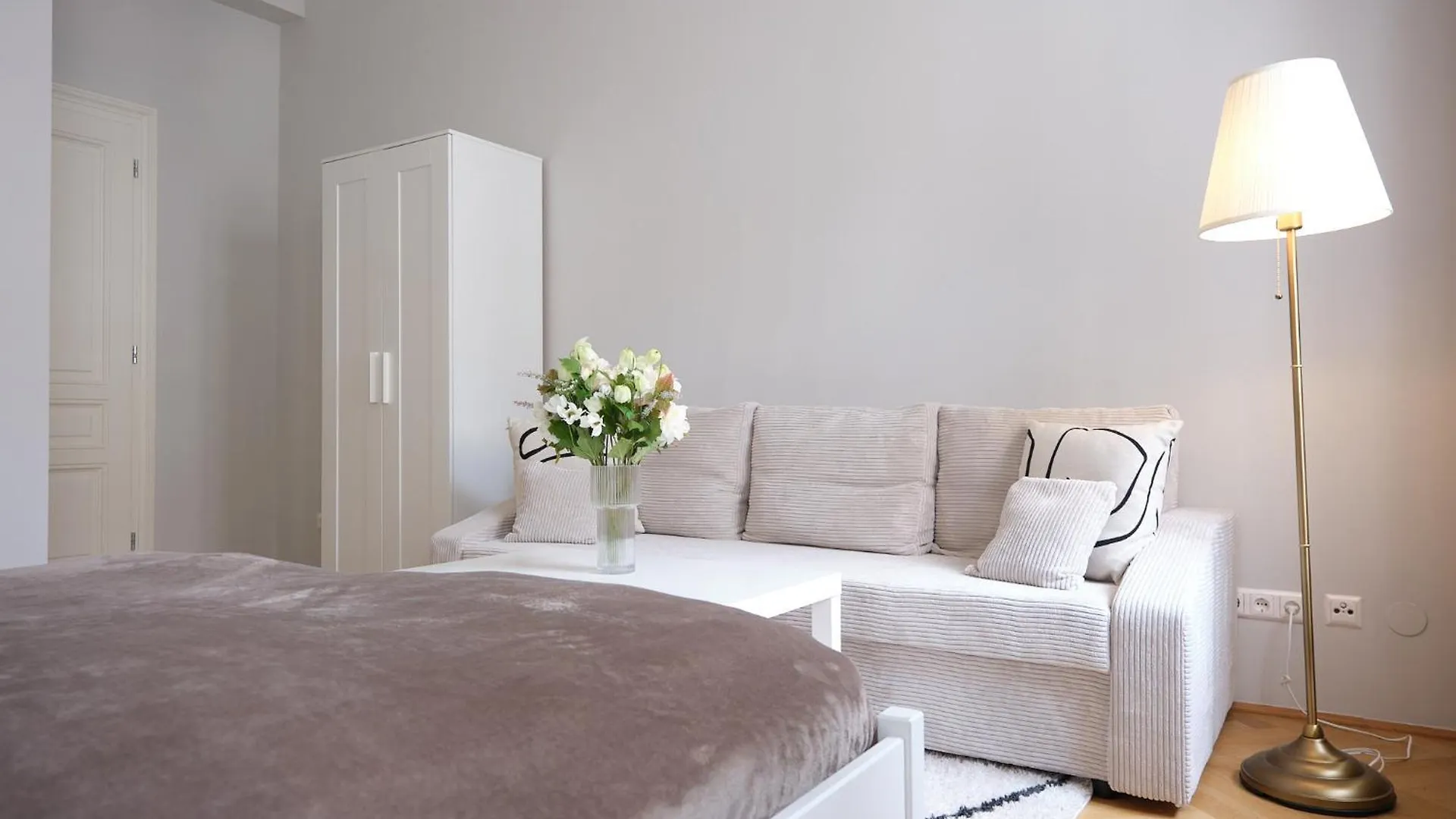 Chic Apartment - Near U3 Metro Vienna