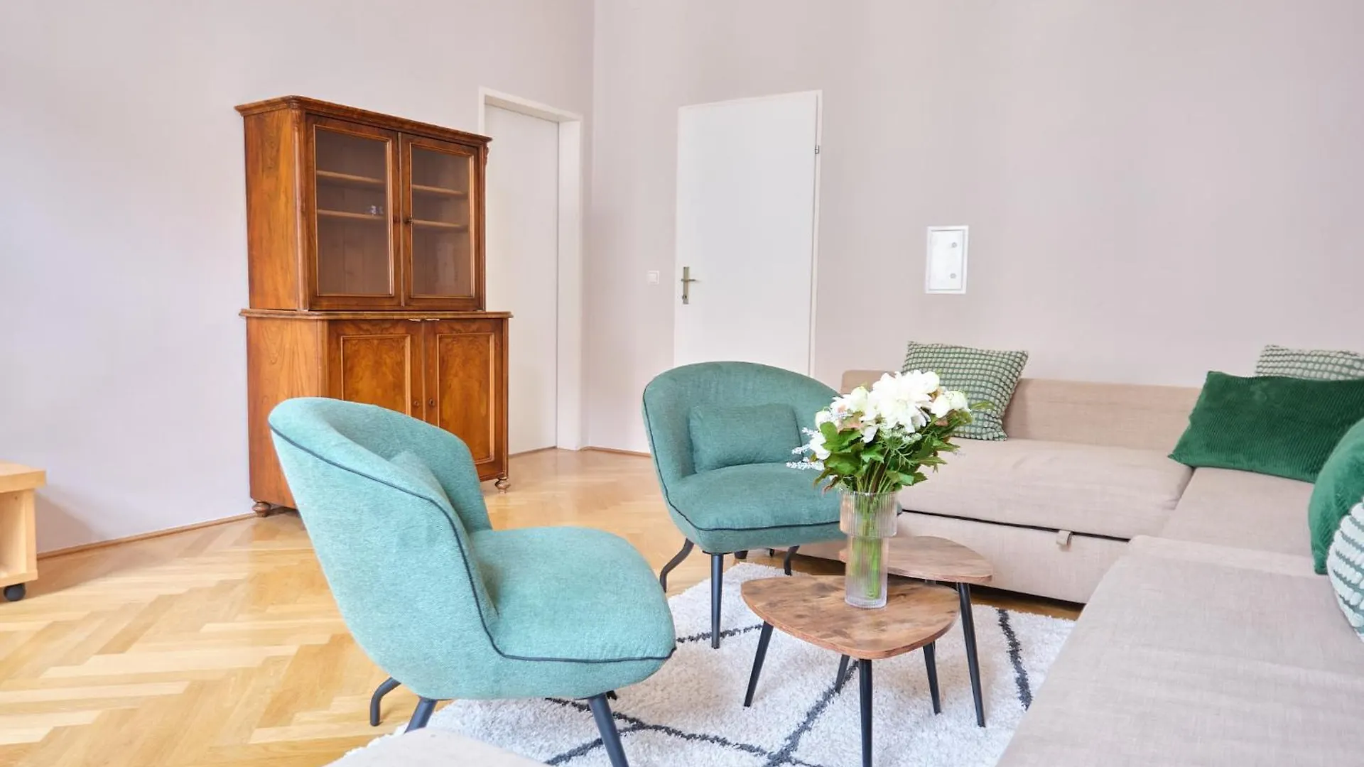 Chic Apartment - Near U3 Metro Vienna Austria