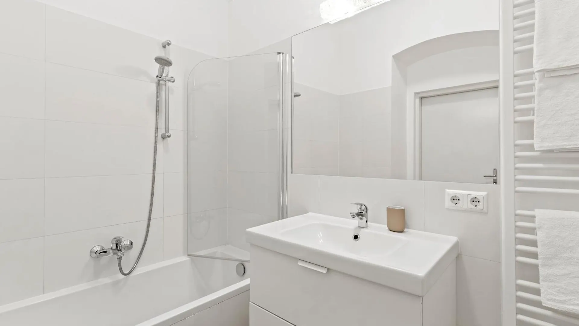 Chic Apartment - Near U3 Metro Wiedeń