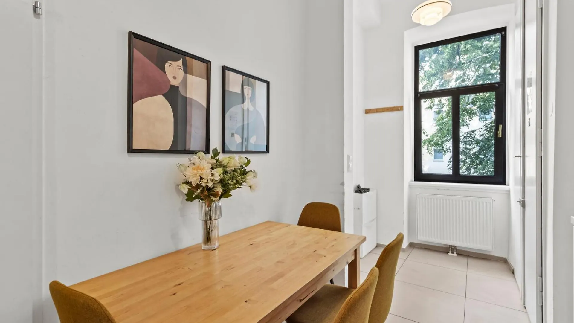 Chic Apartment - Near U3 Metro Vienna