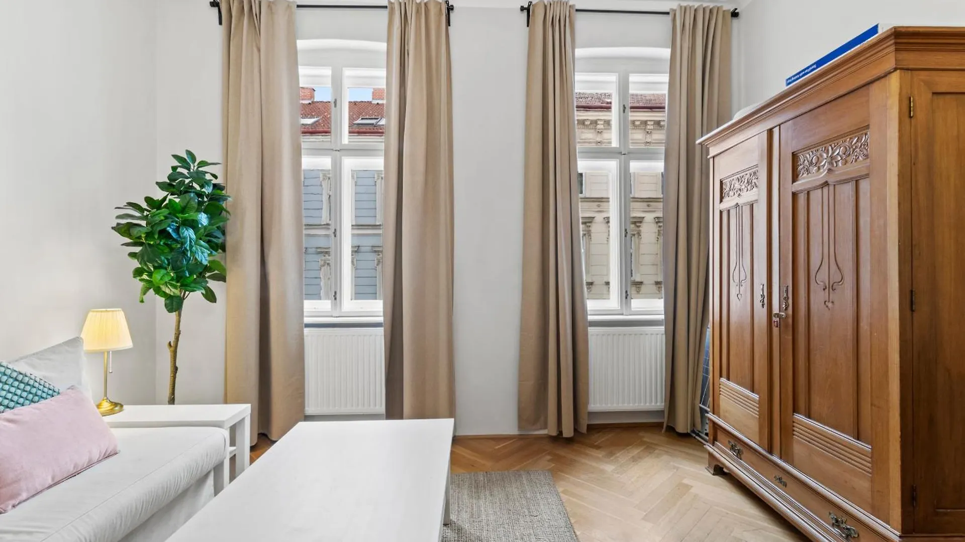 Chic Apartment - Near U3 Metro Vienna Austria