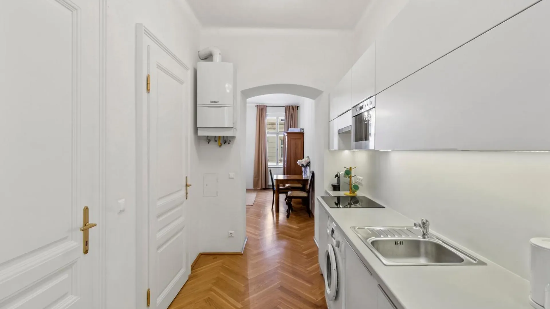Chic Apartment - Near U3 Metro Vienna 0*,
