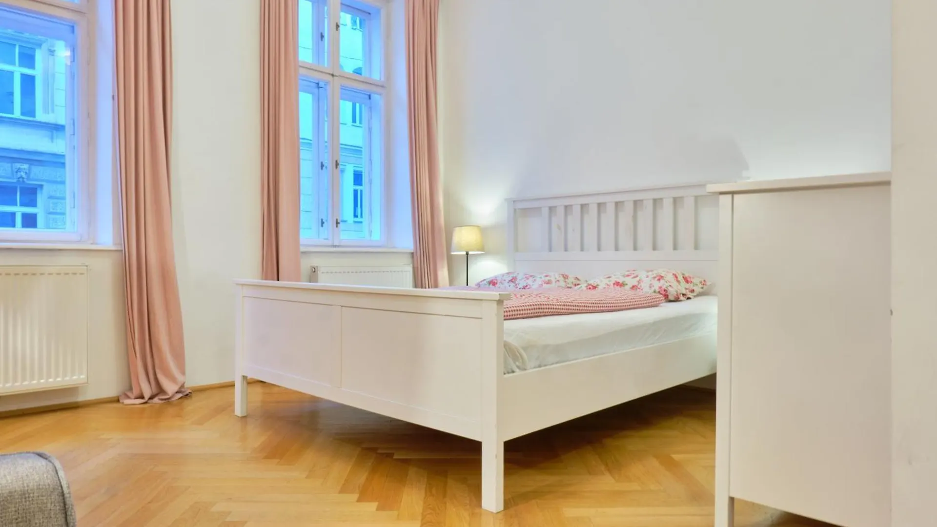 Chic Apartment - Near U3 Metro Vienna