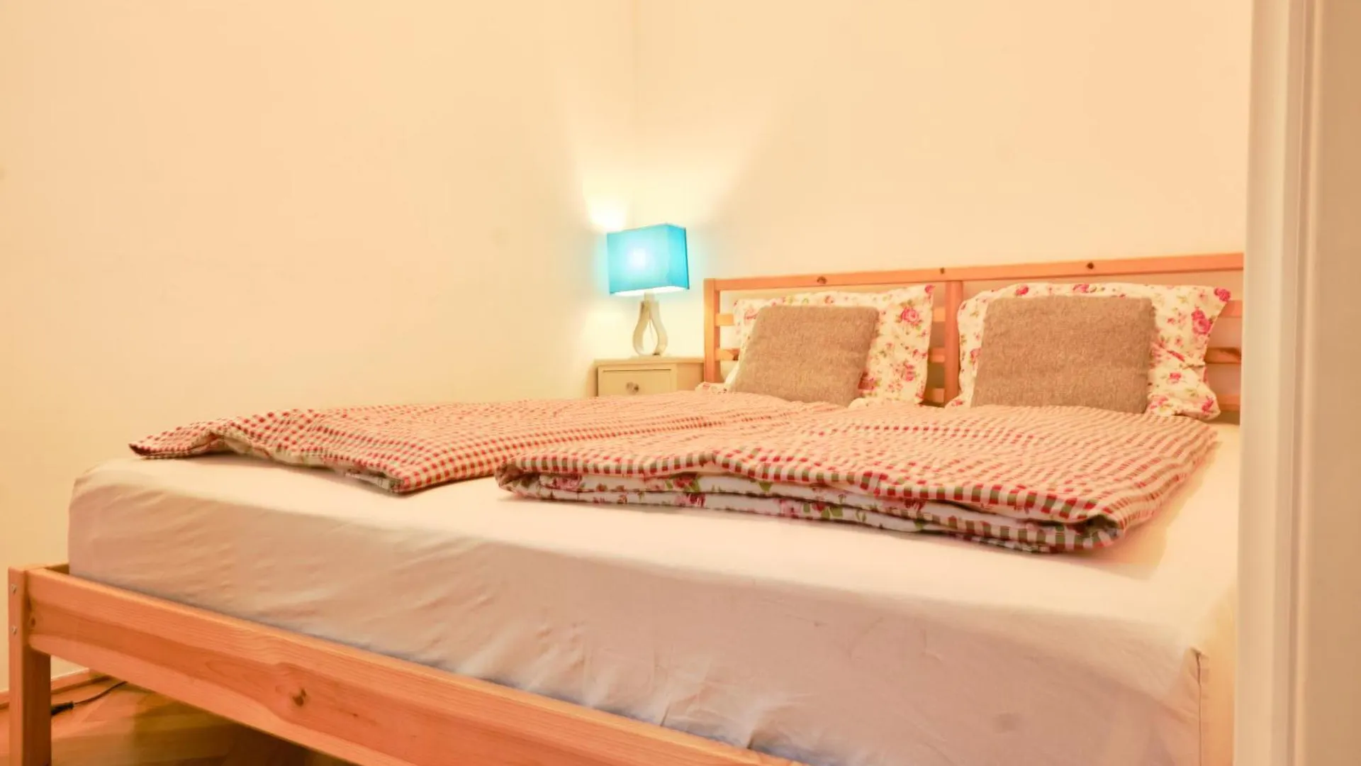 Chic Apartment - Near U3 Metro Vienna Austria