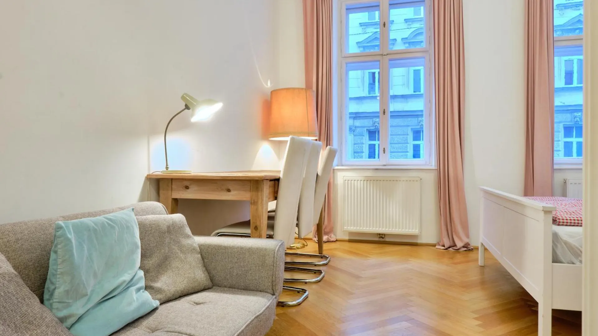 Chic Apartment - Near U3 Metro Vienna