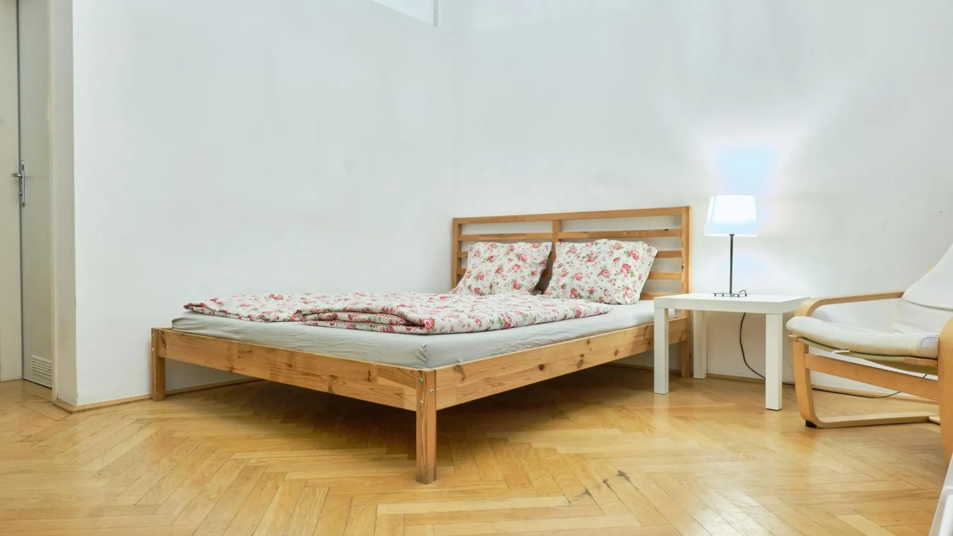 Chic Apartment - Near U3 Metro Vienna