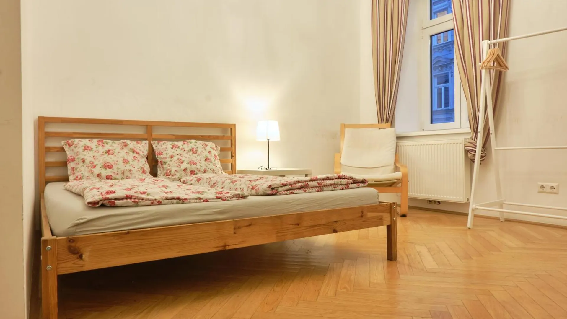 Chic Apartment - Near U3 Metro Vienna