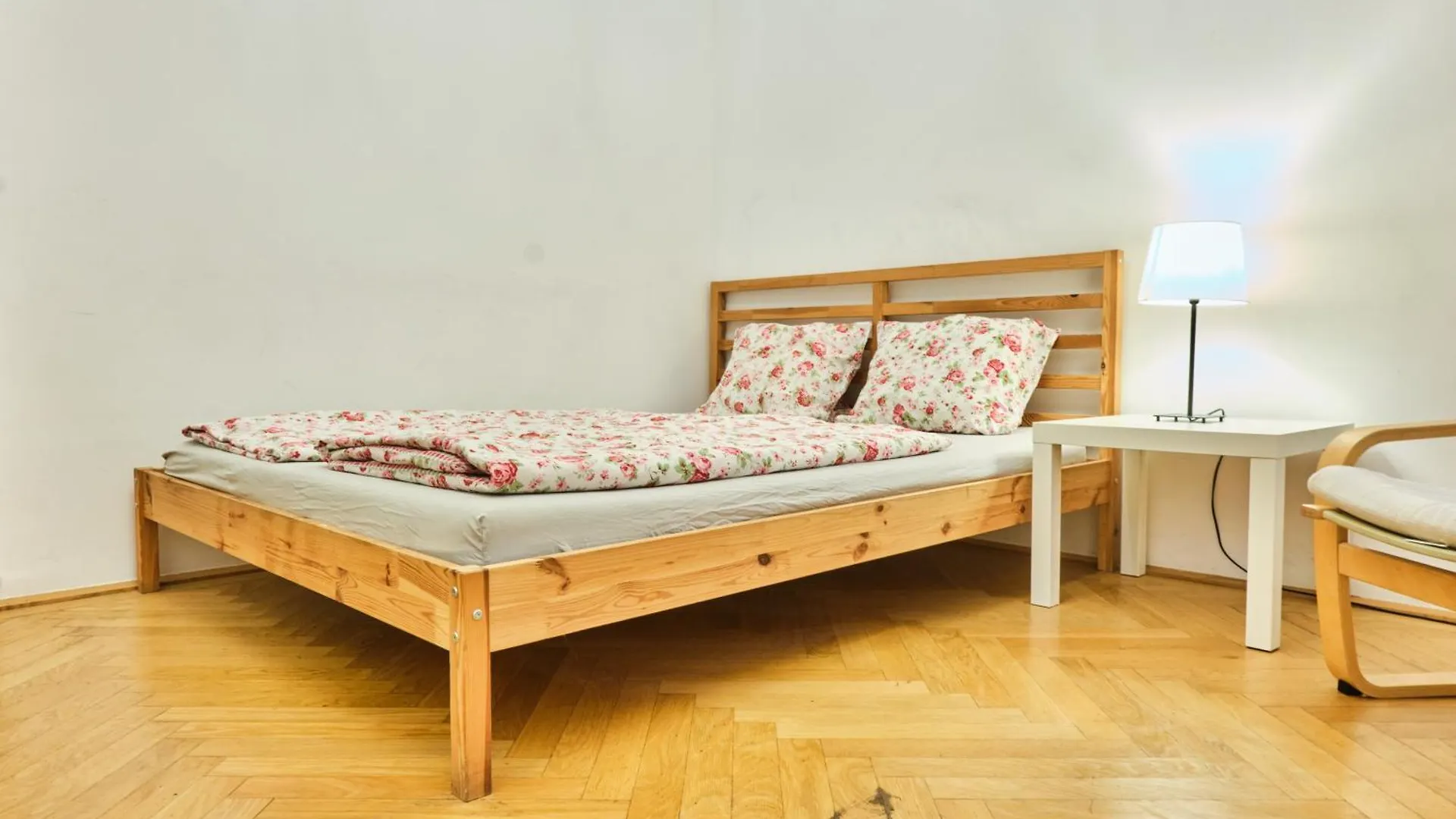 Chic Apartment - Near U3 Metro Vienna Austria