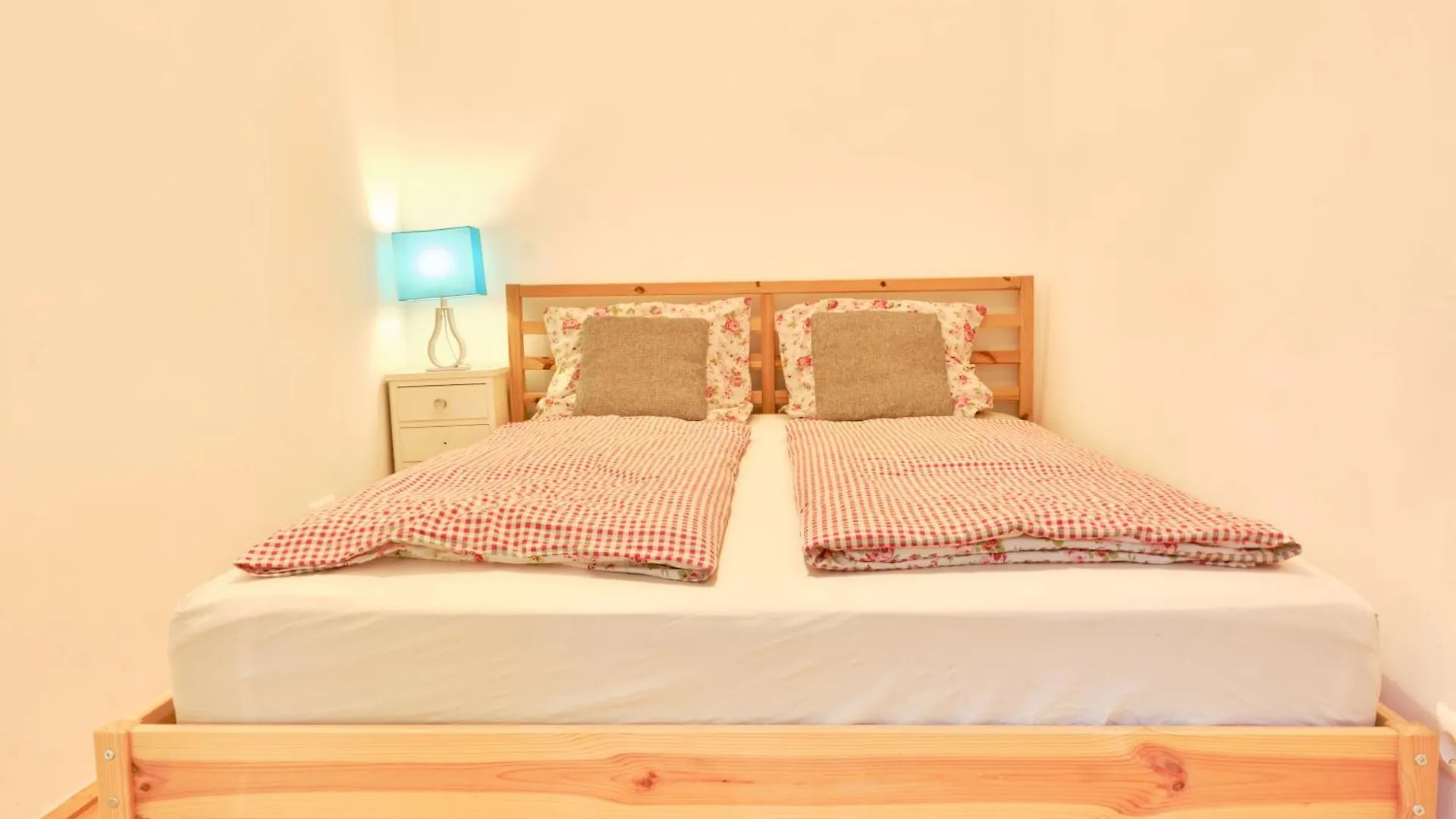 Chic Apartment - Near U3 Metro Vienna 0*,  Austria