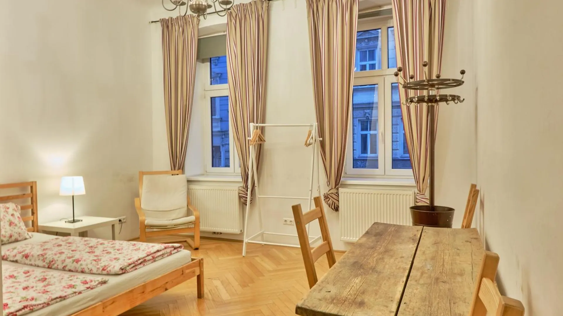 Chic Apartment - Near U3 Metro Vienna
