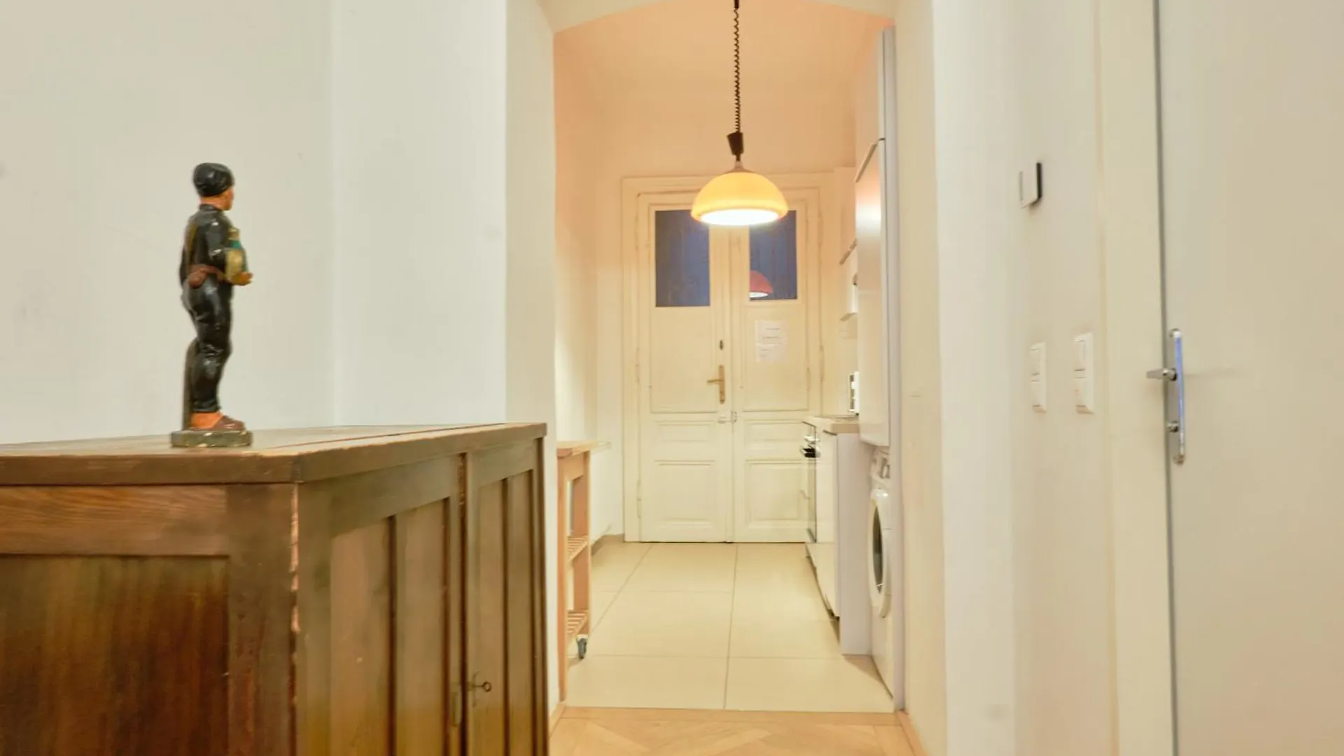 Chic Apartment - Near U3 Metro Vienna Austria